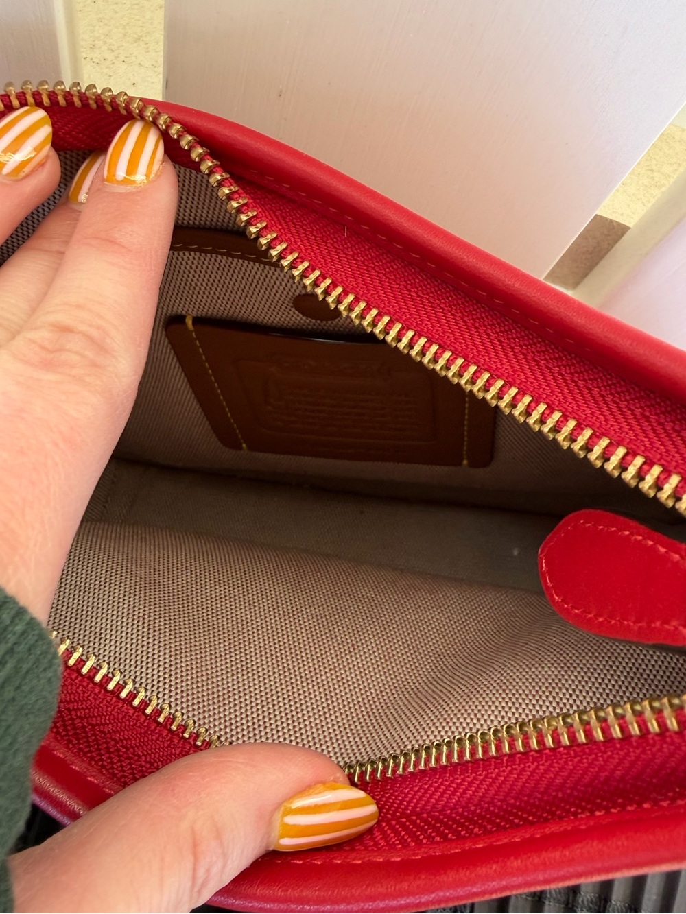 Coach curve zip shoulder bag ruby red purse - Picture 9 of 10